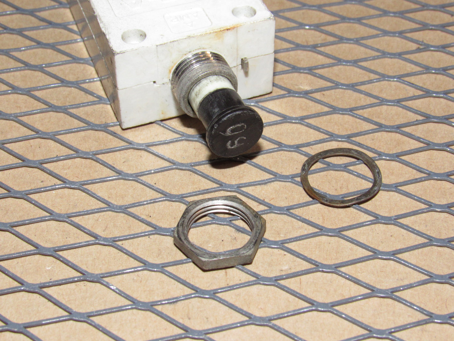 77-95 Mercedes Benz T1 Van OEM Thermal Circuit Breaker 60 Amp