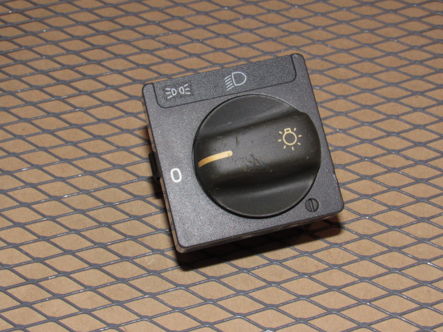 98 99 00 Volvo V70 OEM Headlight Switch