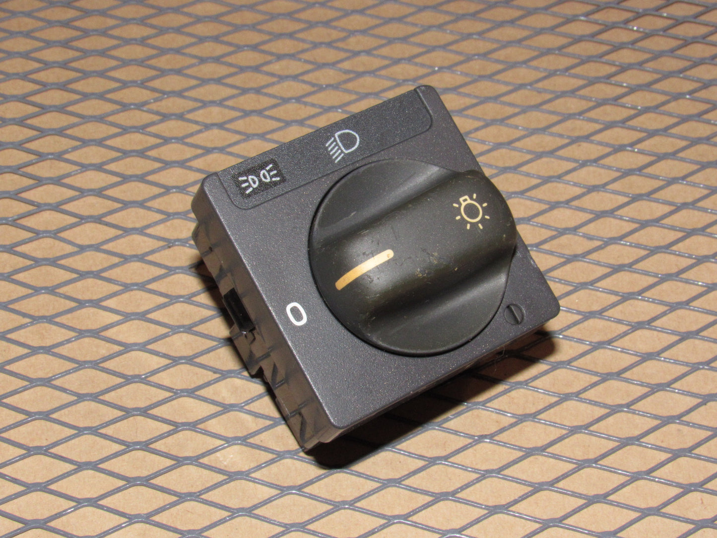 98 99 00 Volvo V70 OEM Headlight Switch