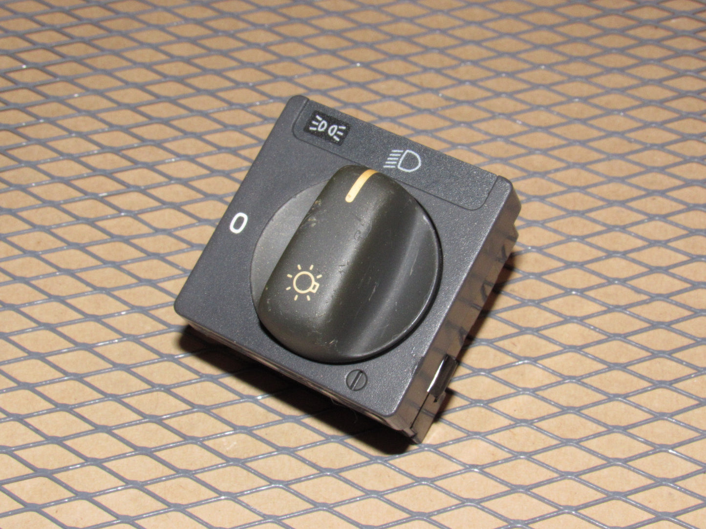 98 99 00 Volvo V70 OEM Headlight Switch