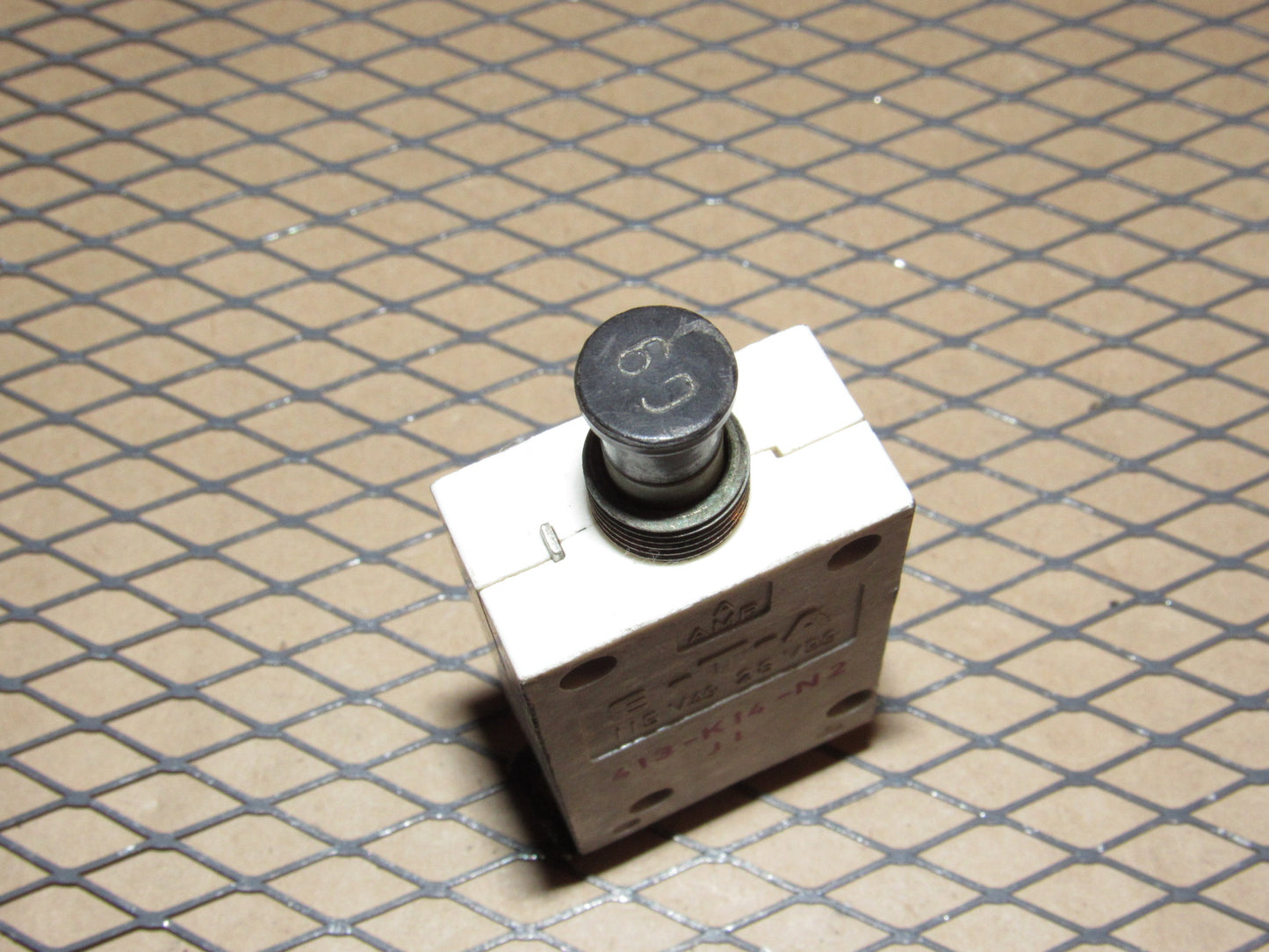 77-95 Mercedes Benz T1 Van OEM Thermal Circuit Breaker 60 Amp