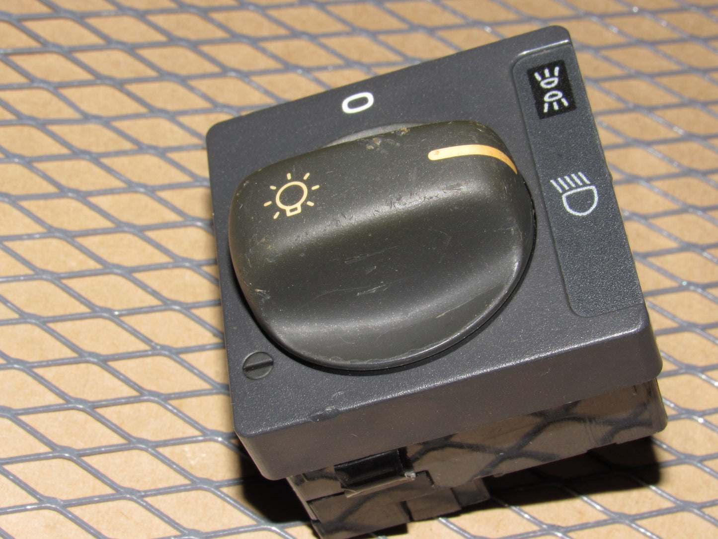 98 99 00 Volvo V70 OEM Headlight Switch