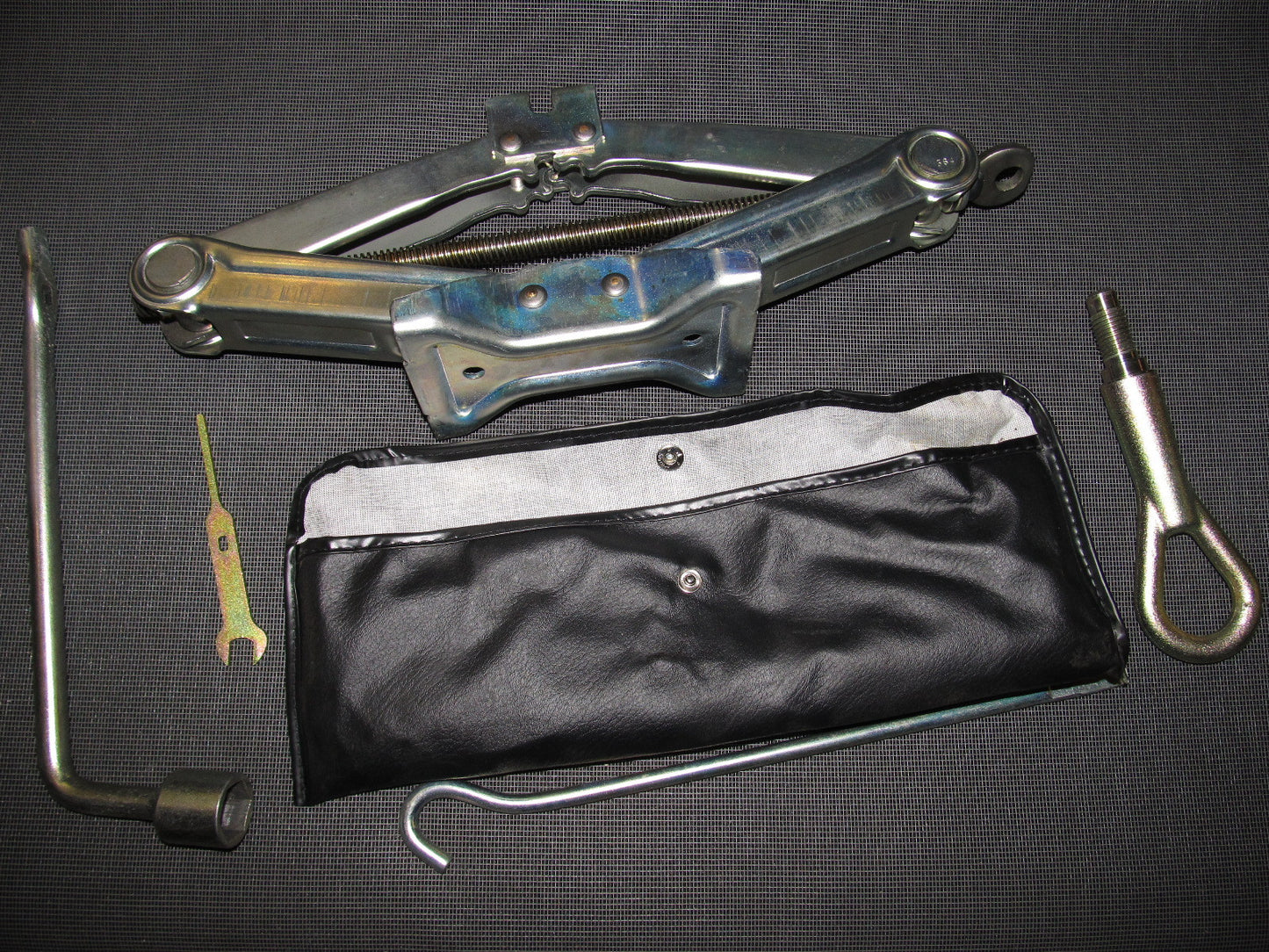 03 04 Infiniti G35 OEM Sedan Wheel Jack Set