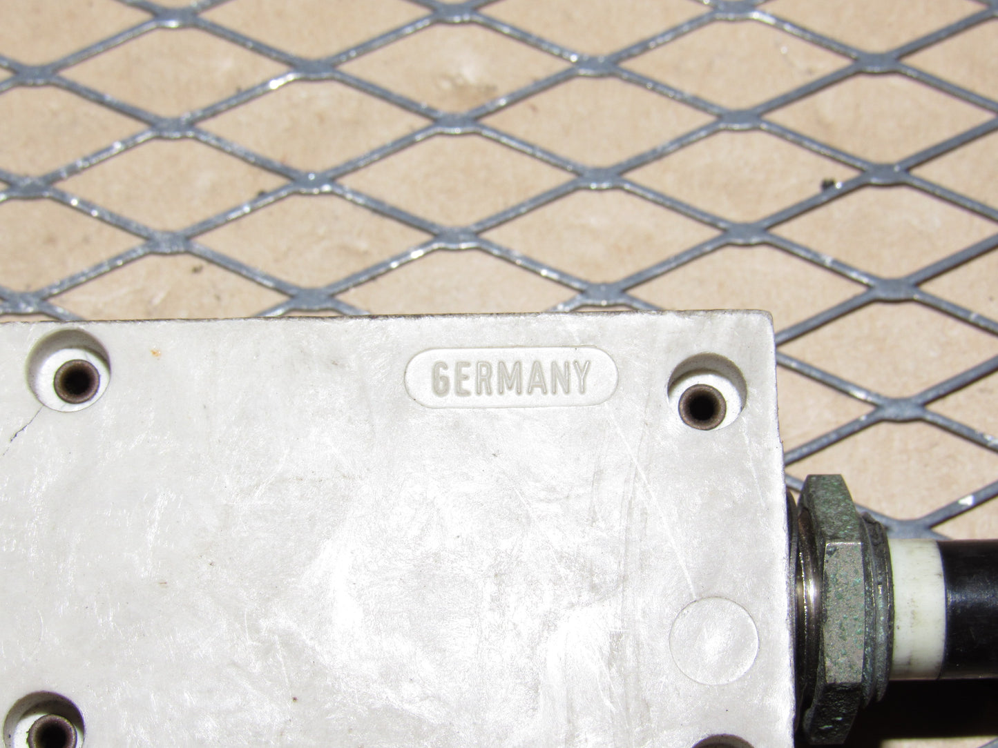 77-95 Mercedes Benz T1 Van OEM Thermal Circuit Breaker 60 Amp