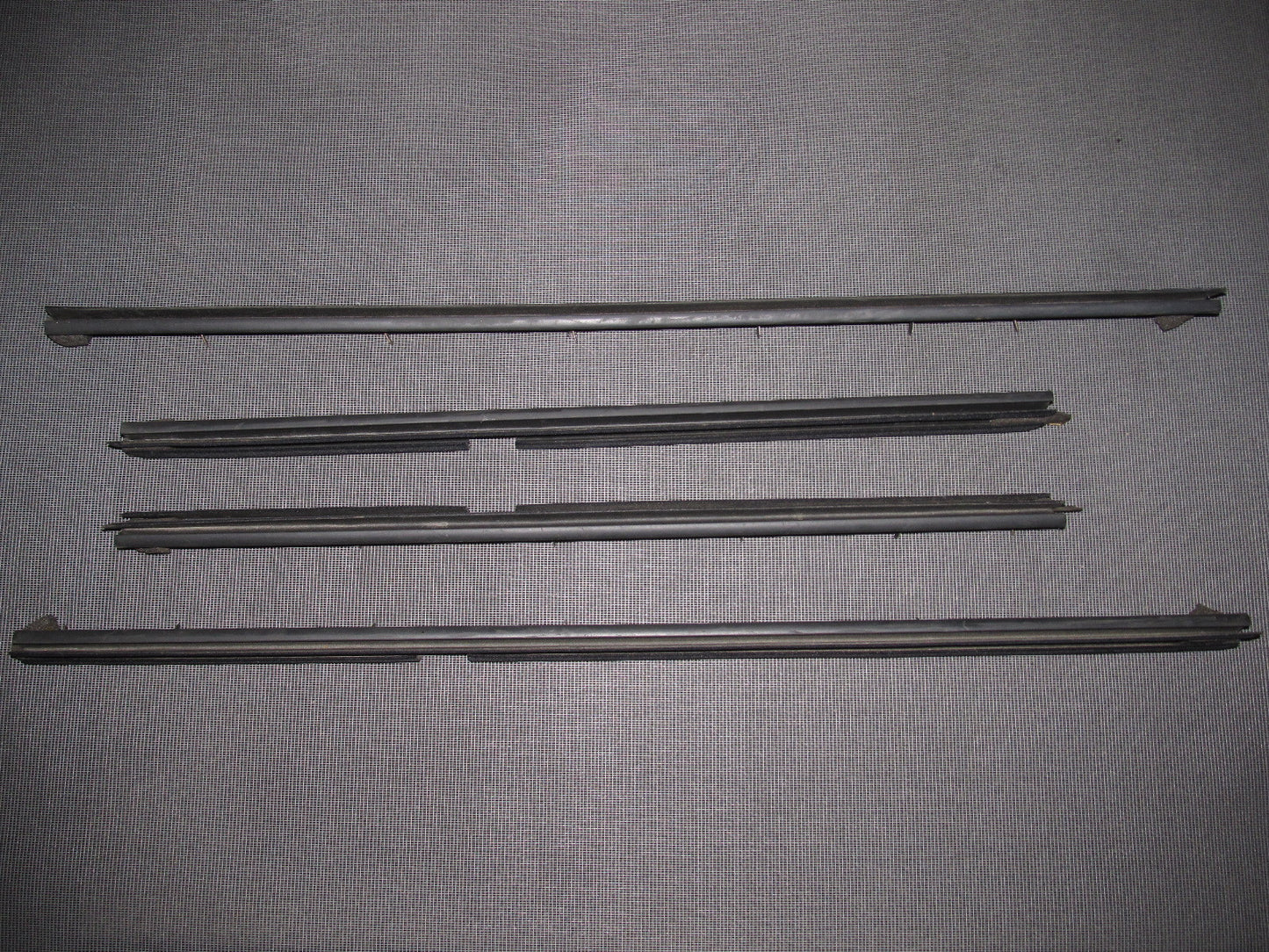 03 04 Infiniti G35 OEM Sedan Door Panel Window Guide Set