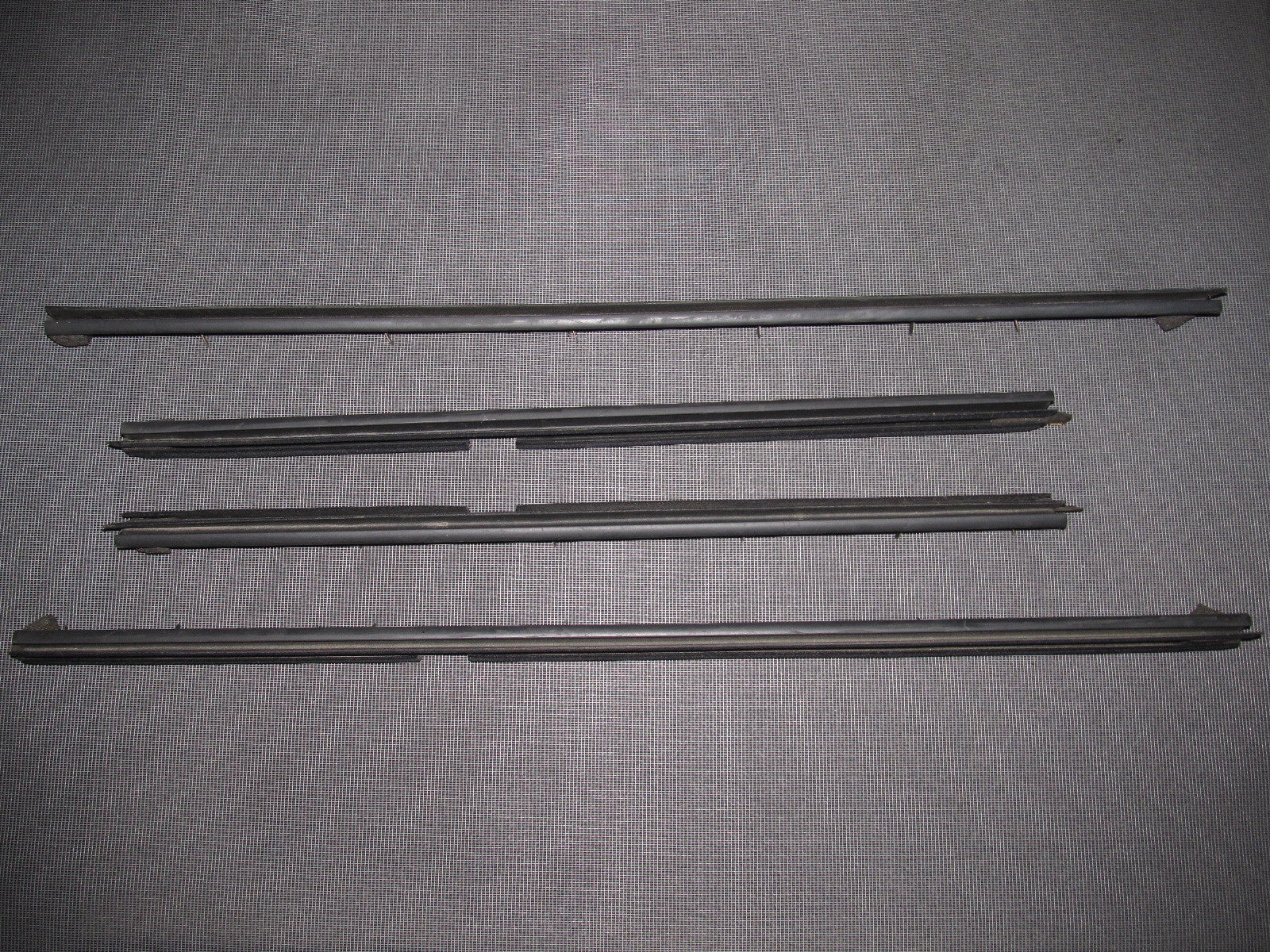 03 04 Infiniti G35 OEM Sedan Door Panel Window Guide Set