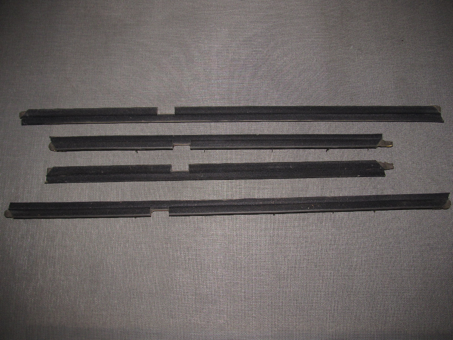 03 04 Infiniti G35 OEM Sedan Door Panel Window Guide Set