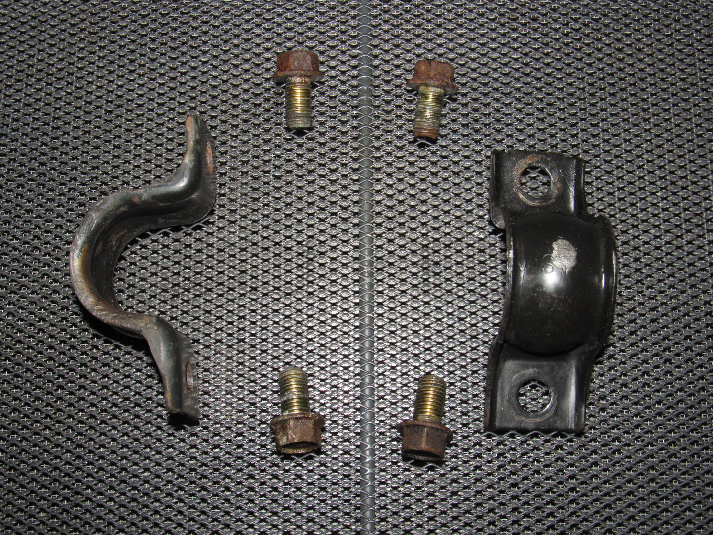 01 02 03 Acura CL OEM Type-S Rear Stabilizer Mounting Bracket