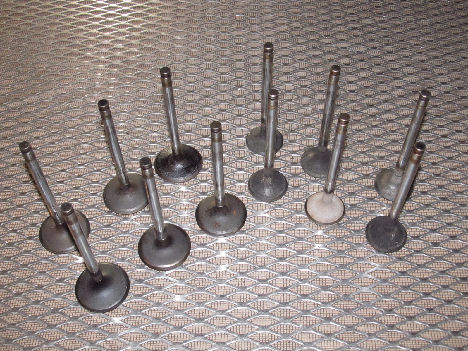 79 80 Datsun 280zx OEM Engine Intake & Exhaust Valve - N42