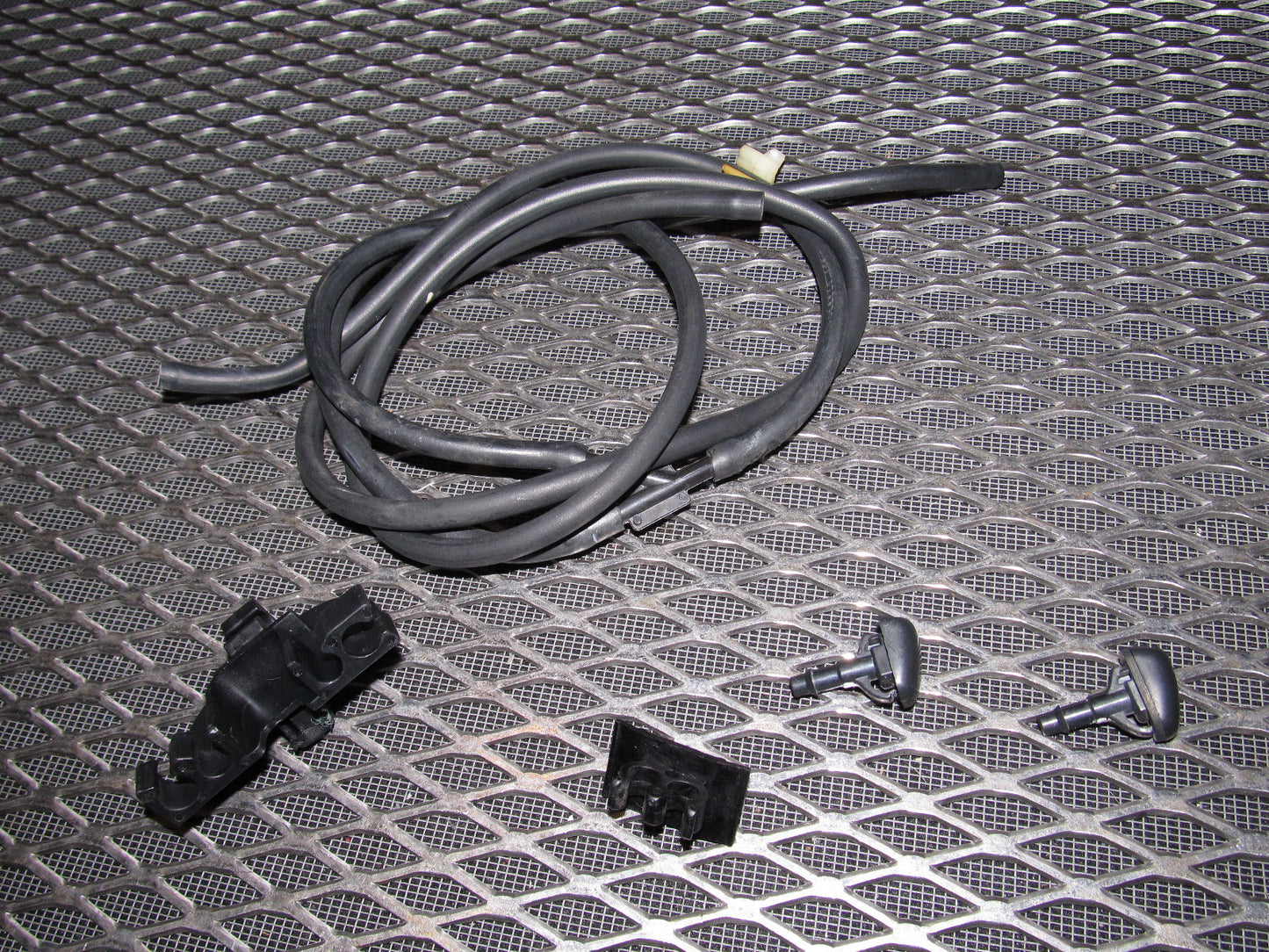 94 95 96 97 Mitsubishi 3000GT Hood Washer Nozzle & Hose
