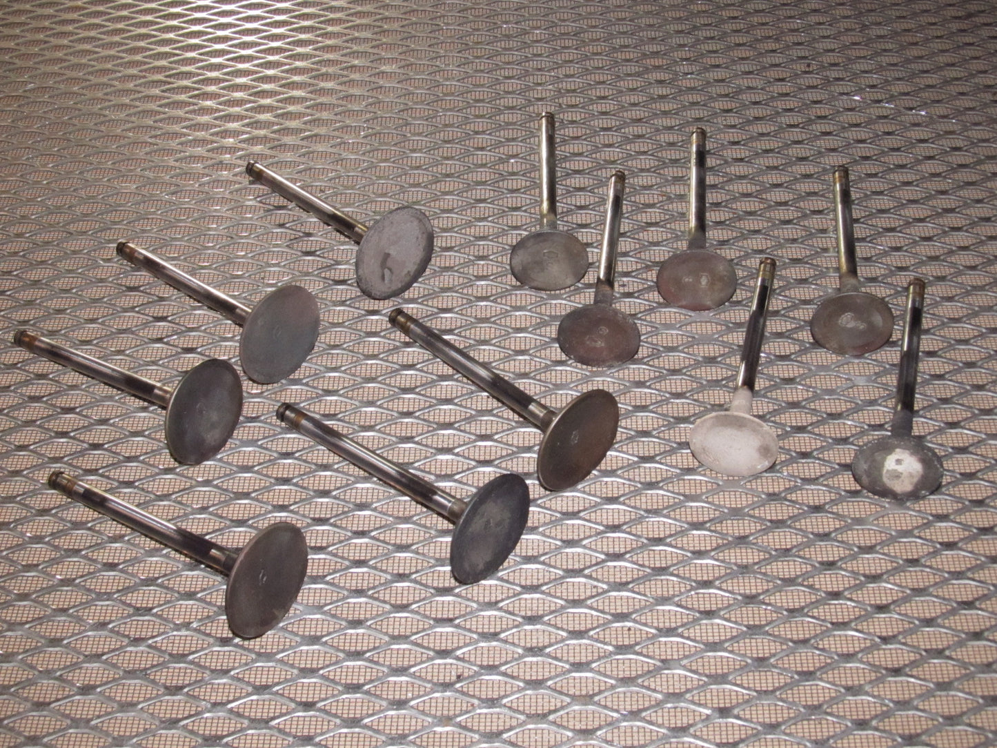 79 80 Datsun 280zx OEM Engine Intake & Exhaust Valve - N42