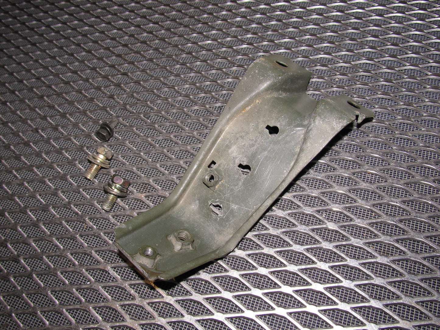 94 95 96 97 Mitsubishi 3000GT Engine Fuse Box Bracket