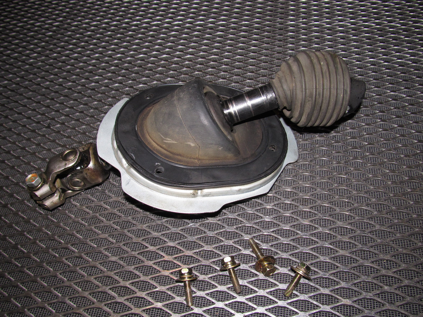 94 95 96 97 Mitsubishi 3000GT Steering Column Rack Universal Joint