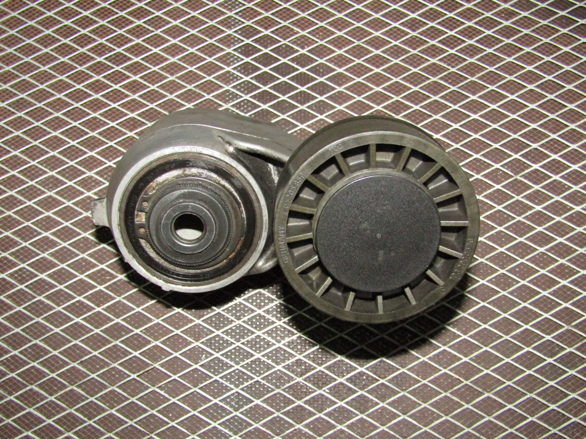 86-93 Mercedes Benz 300E 3.0L OEM A/C Compressor Tensioner & Pulley