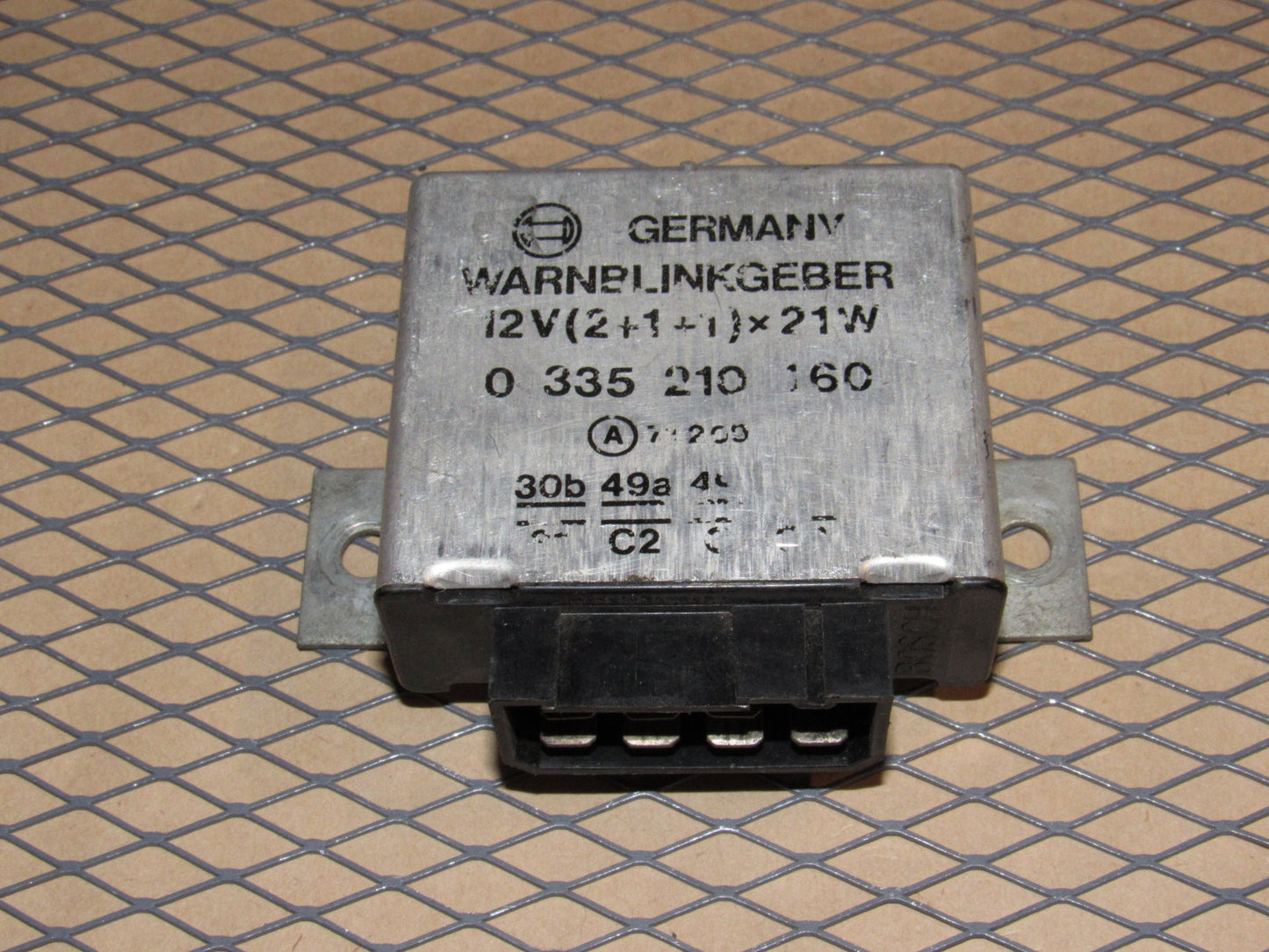 77-95 Mercedes Benz T1 Van OEM Flasher Relay 0 335 210 160