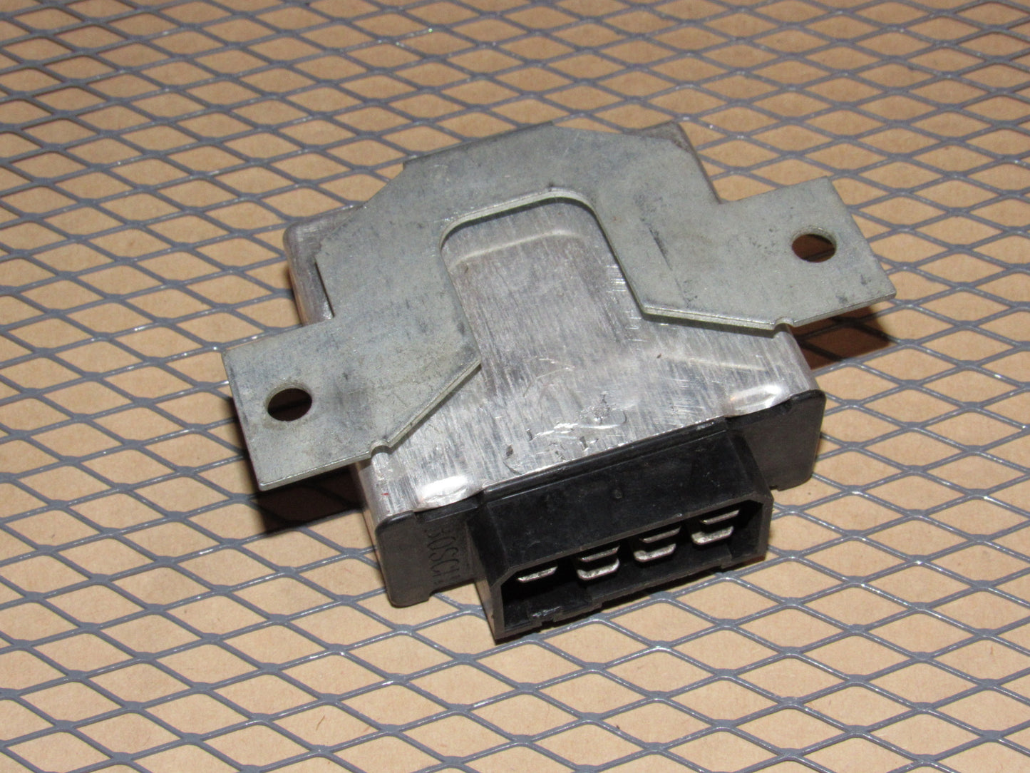 77-95 Mercedes Benz T1 Van OEM Flasher Relay 0 335 210 160