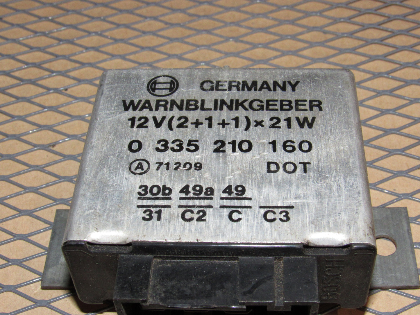 77-95 Mercedes Benz T1 Van OEM Flasher Relay 0 335 210 160
