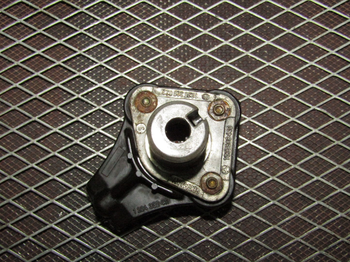 86-93 Mercedes Benz 300E 3.0L OEM Ignition Rotor Mount Adapter