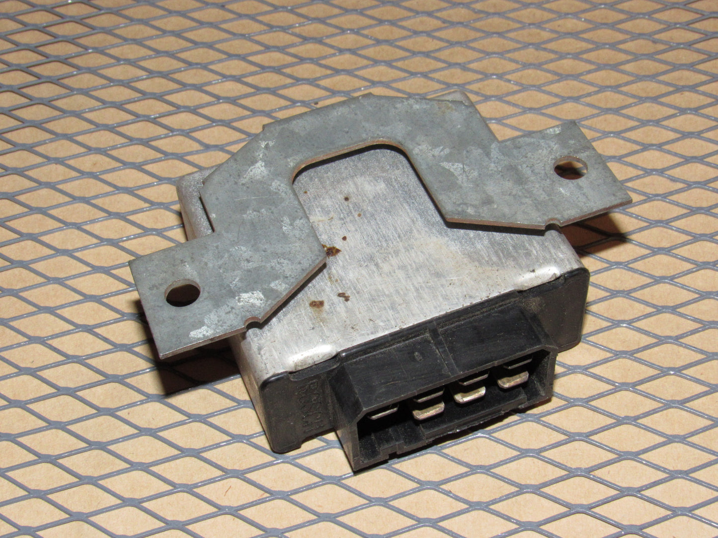 77-95 Mercedes Benz T1 Van OEM Flasher Relay 0 335 210 160