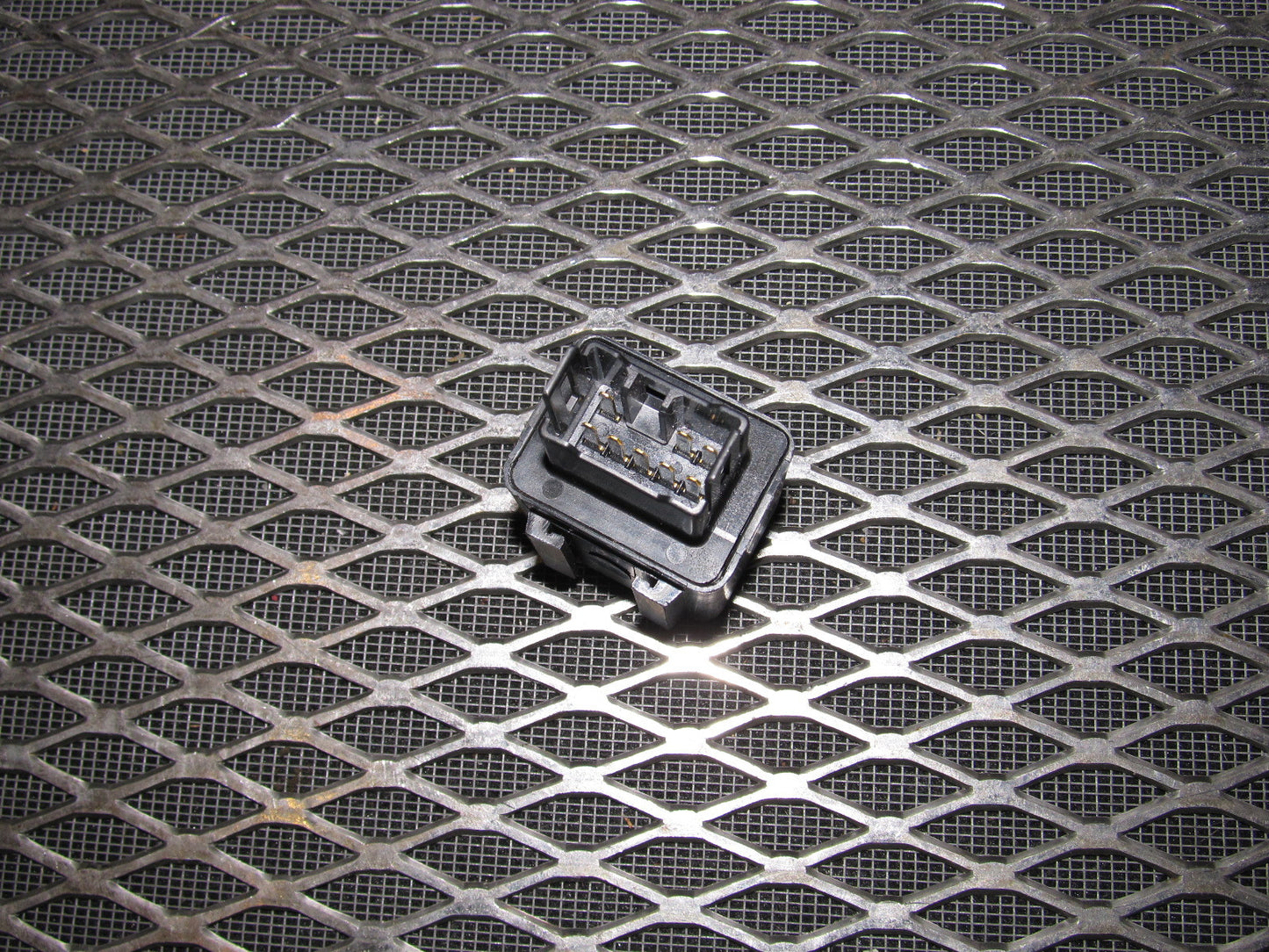 94 95 96 97 Mitsubishi 3000GT OEM Relay - MB543647 12V