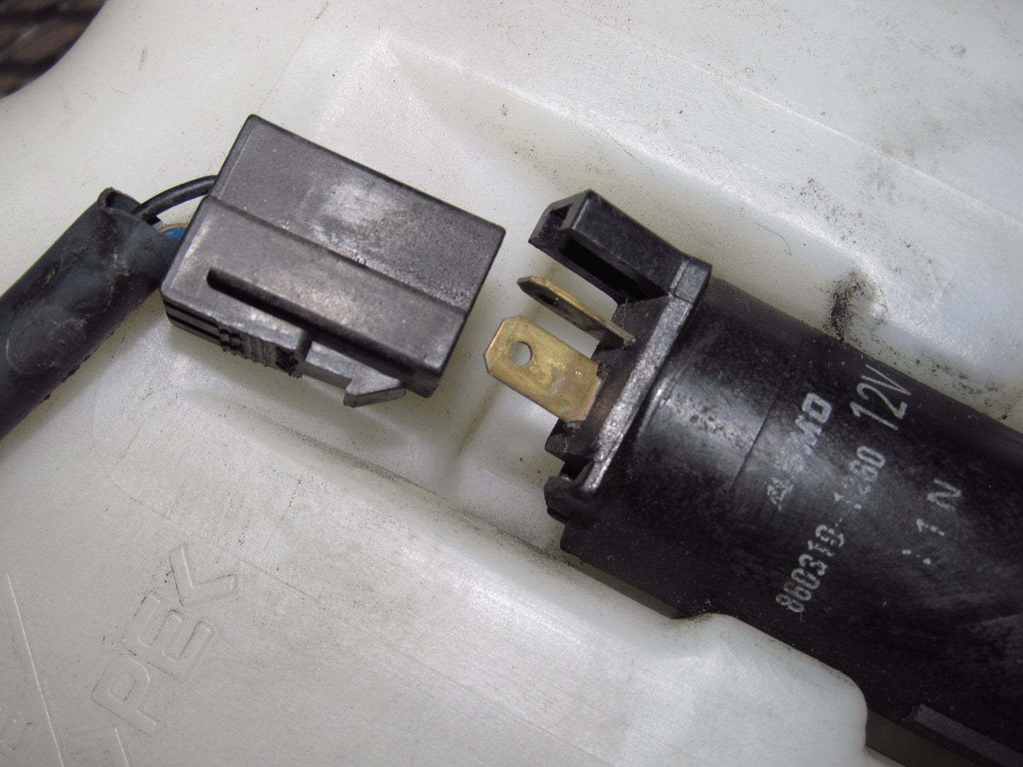94 95 96 97 Mazda Miata OEM Wiper Washer Reservoir Tank Pigtail Harness
