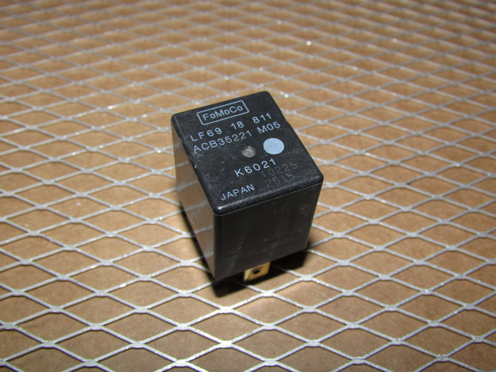 Mazda Relay LF69 18 811
