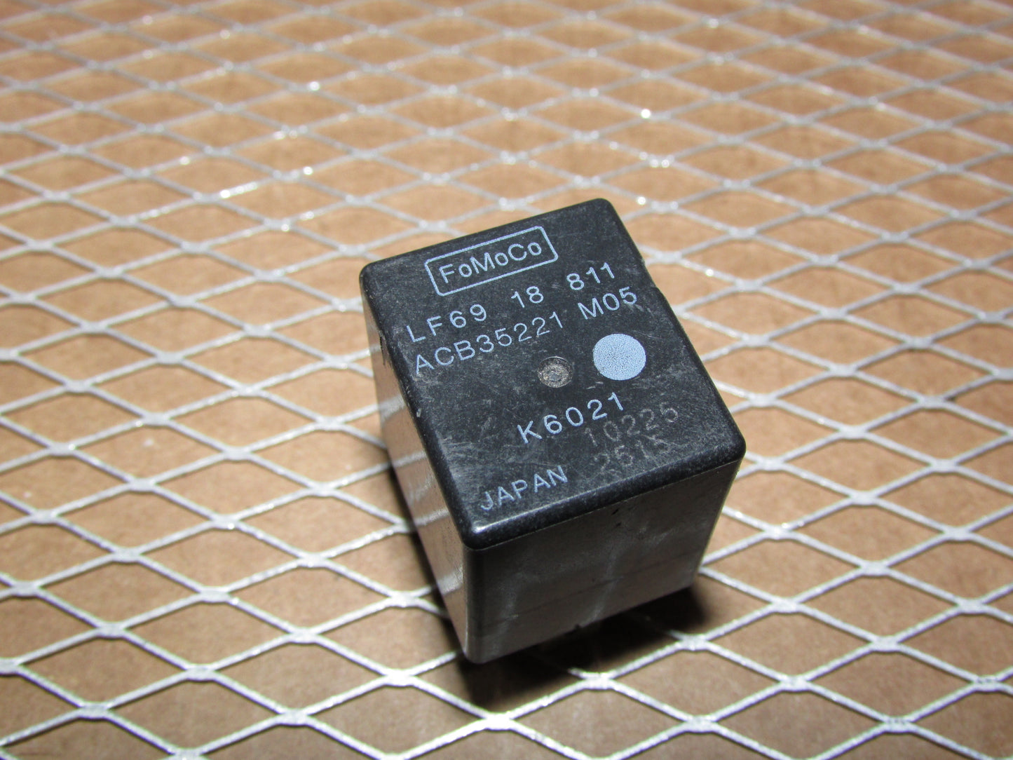 Mazda Relay LF69 18 811