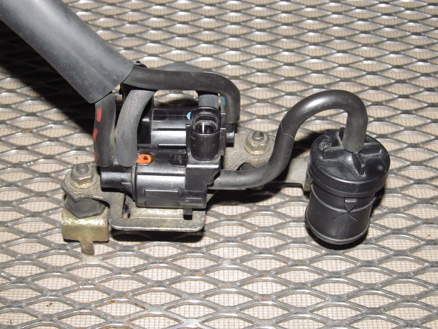 94 95 96 97 Mazda Miata OEM VSV Vacuum Valve Switch Solenoid Assembly