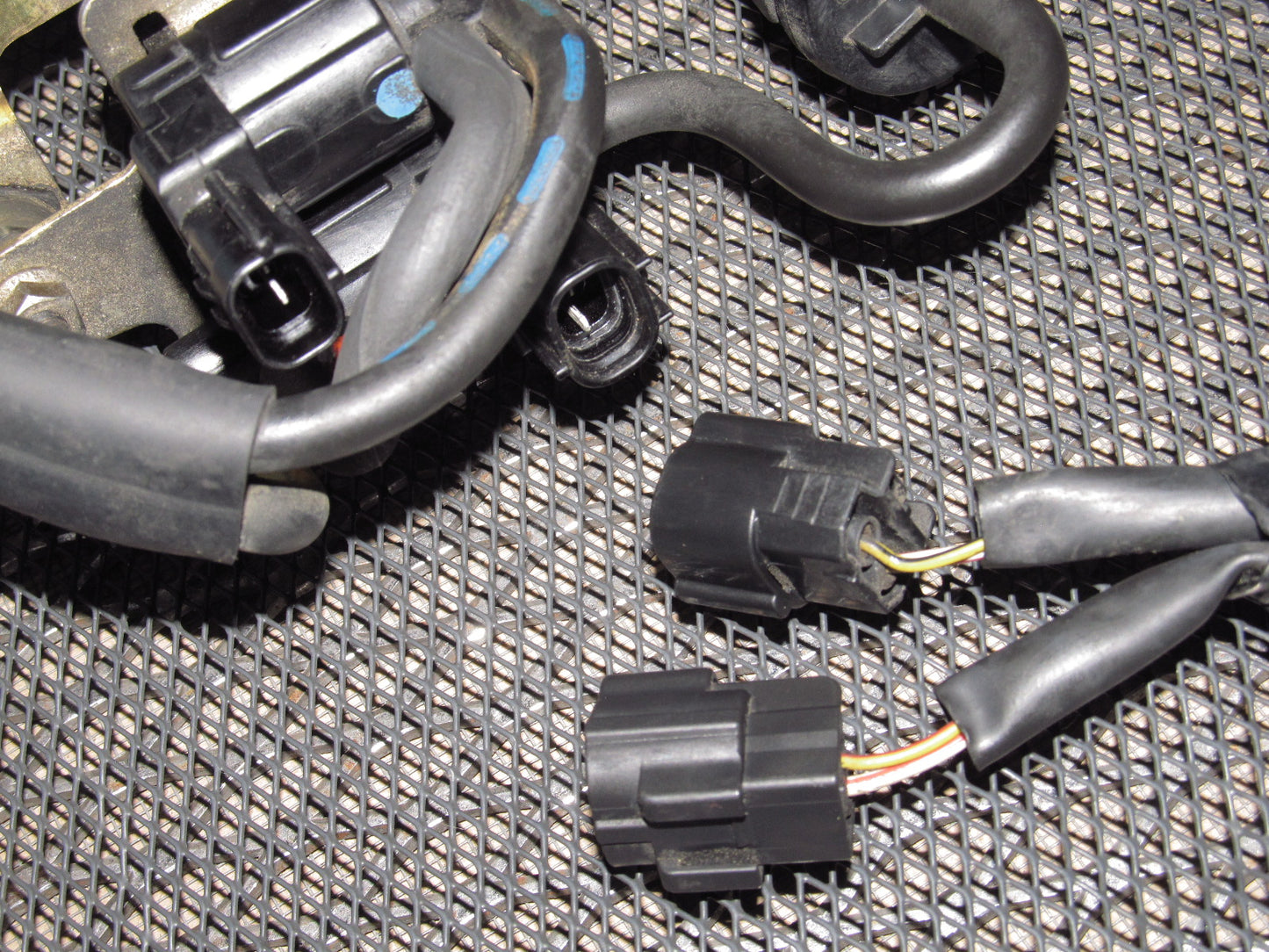 94 95 96 97 Mazda Miata OEM VSV Vacuum Valve Switch Solenoid Pigtail Harness
