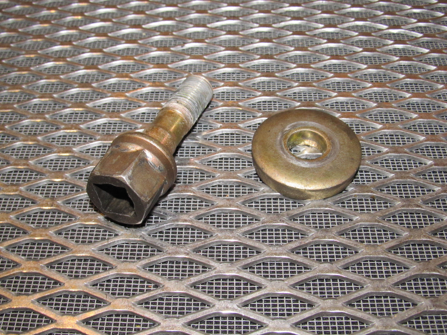 94 95 96 97 Mitsubishi 3000GT OEM Engine Crankshaft Bolt