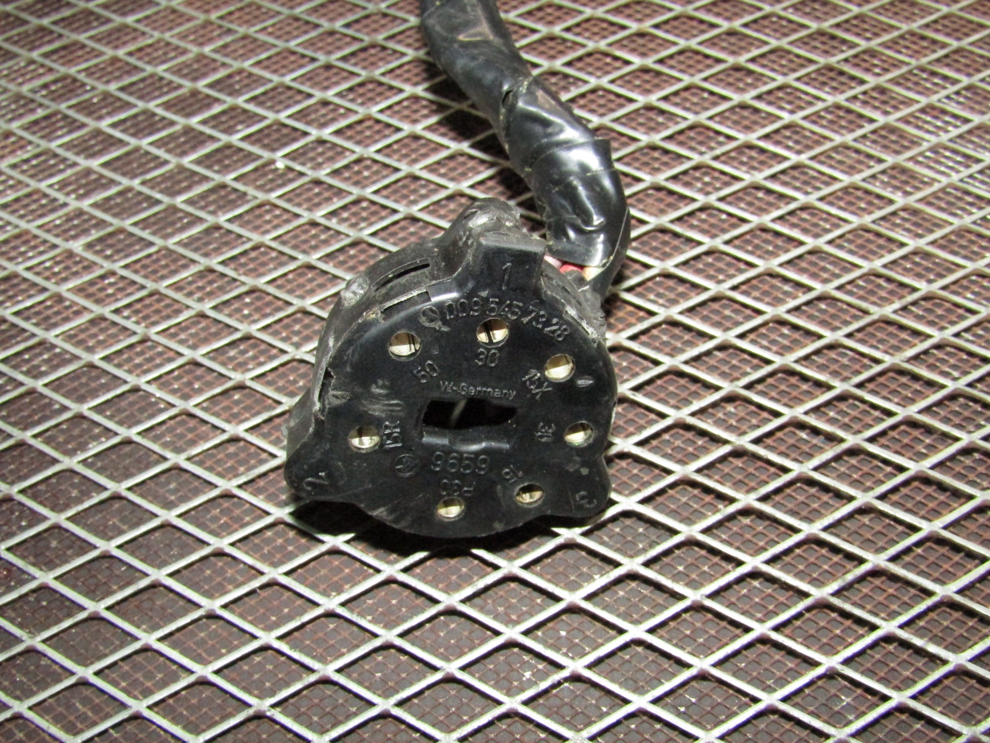 86-93 Mercedes Benz 300E 3.0L OEM Ignition Switch Pigtail Harness