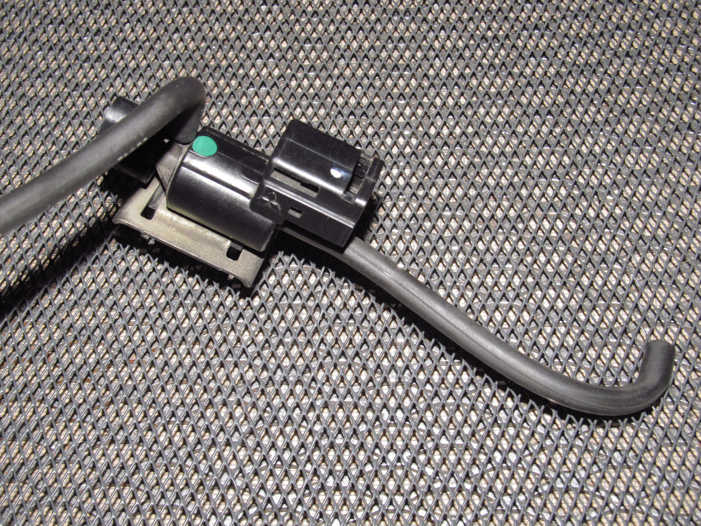 94 95 96 97 Mazda Miata OEM VSV Vacuum Valve Switch Solenoid