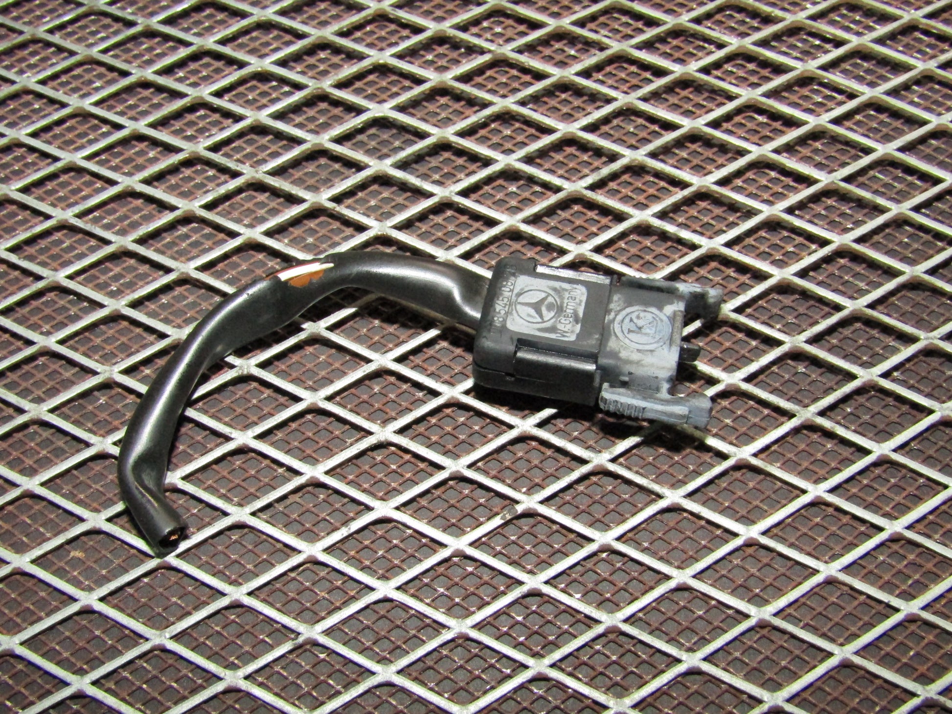86-93 Mercedes Benz 300E 3.0L OEM Master Brake Cylinder Sensor Pigtail Harness