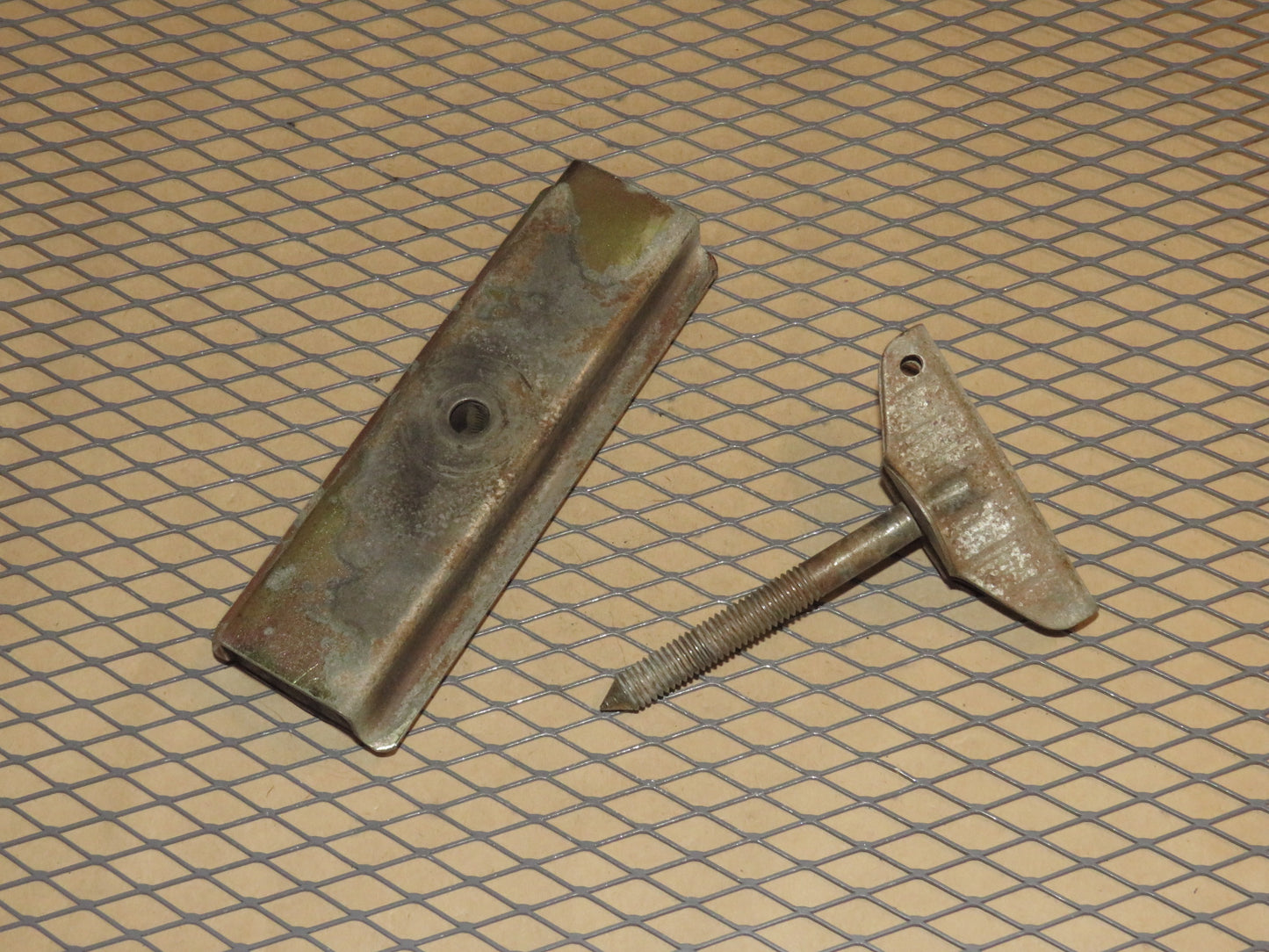 84 85 86 Nissan 300zx OEM Spare Tire Wheel Lock Down Tie