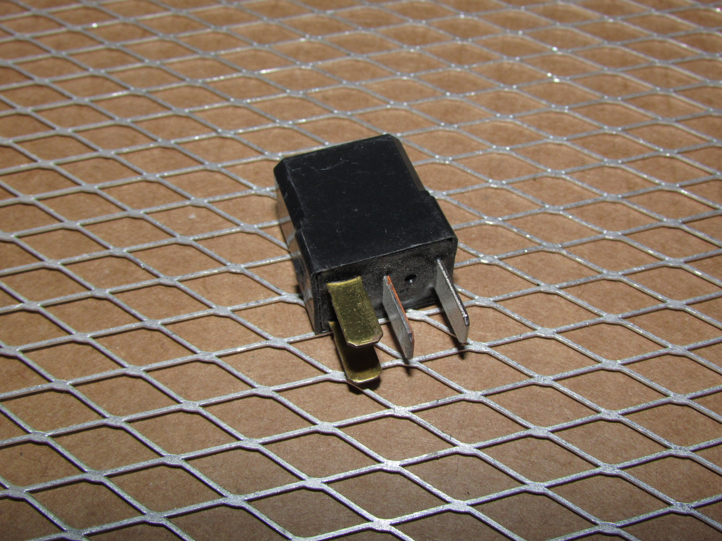 Nissan & Infiniti Relay ACM33201 M12