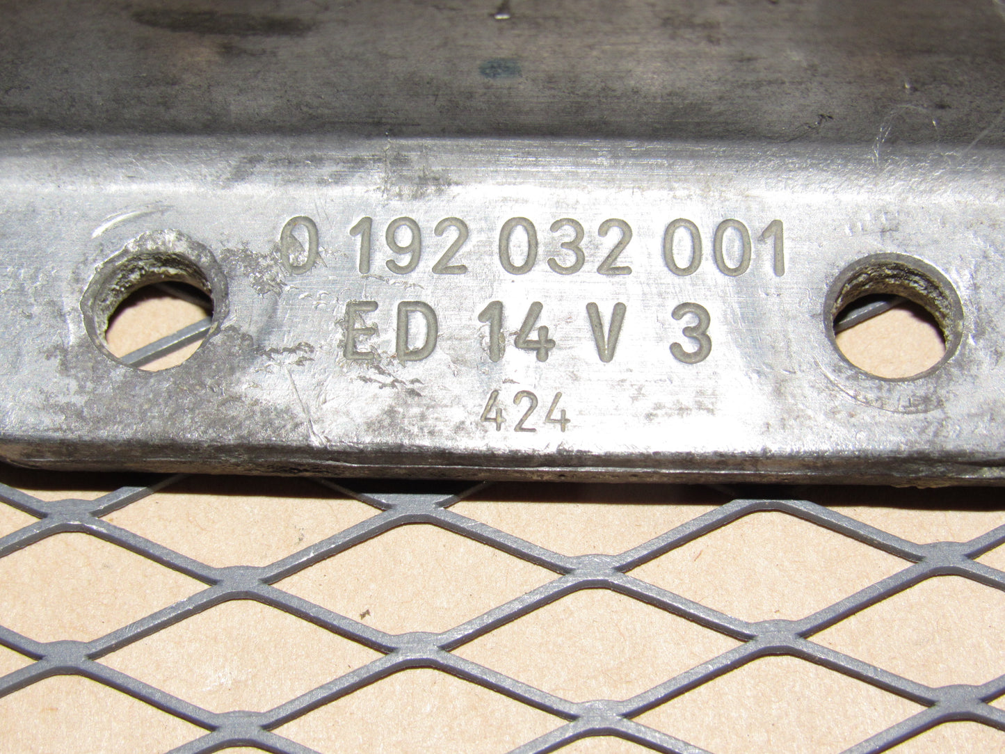 77-95 Mercedes Benz T1 Van OEM Voltage Regulator 0 192 032 001