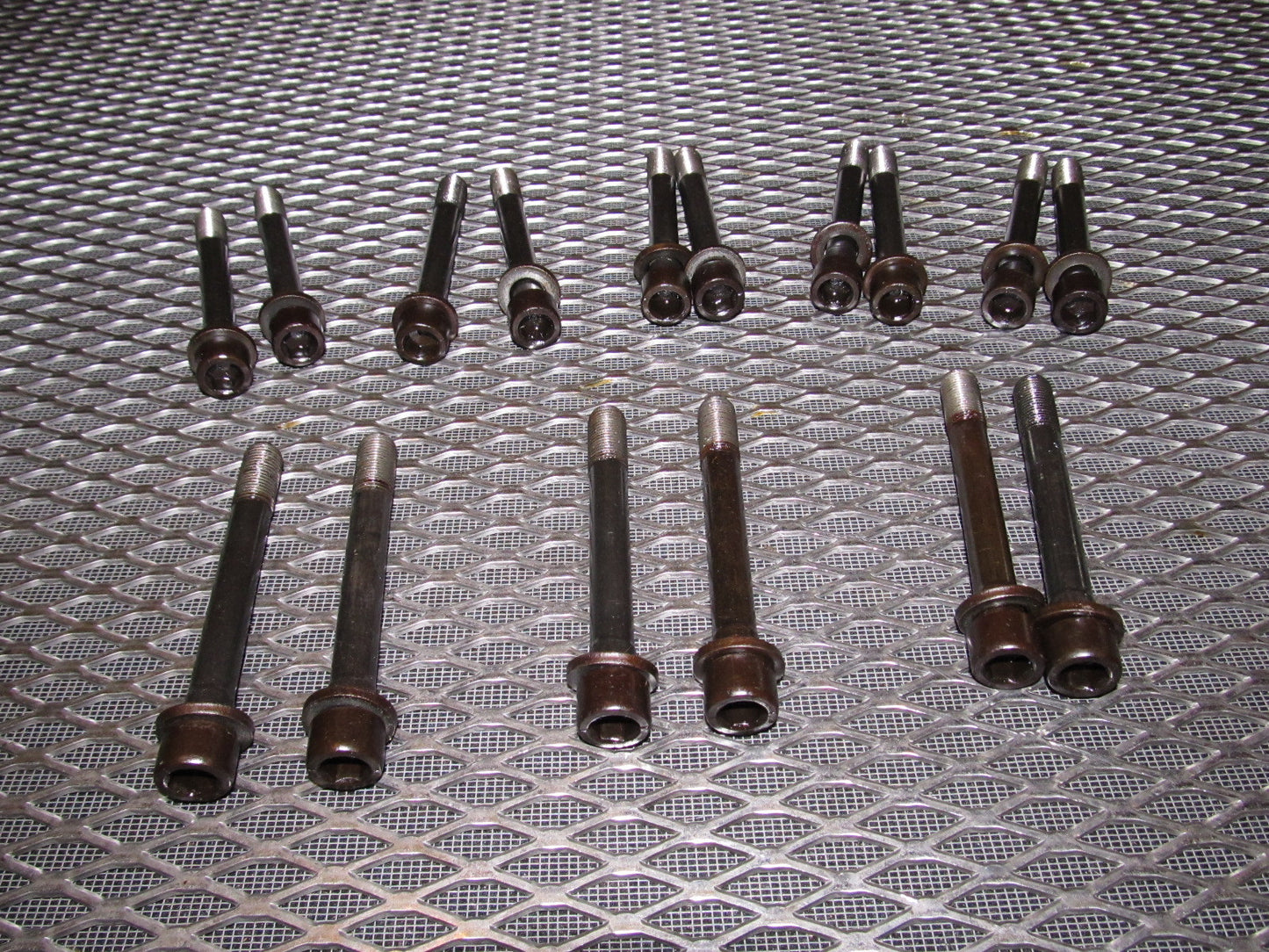 94 95 96 97 Mitsubishi 3000GT Engine Cylinder Head Bolt Set