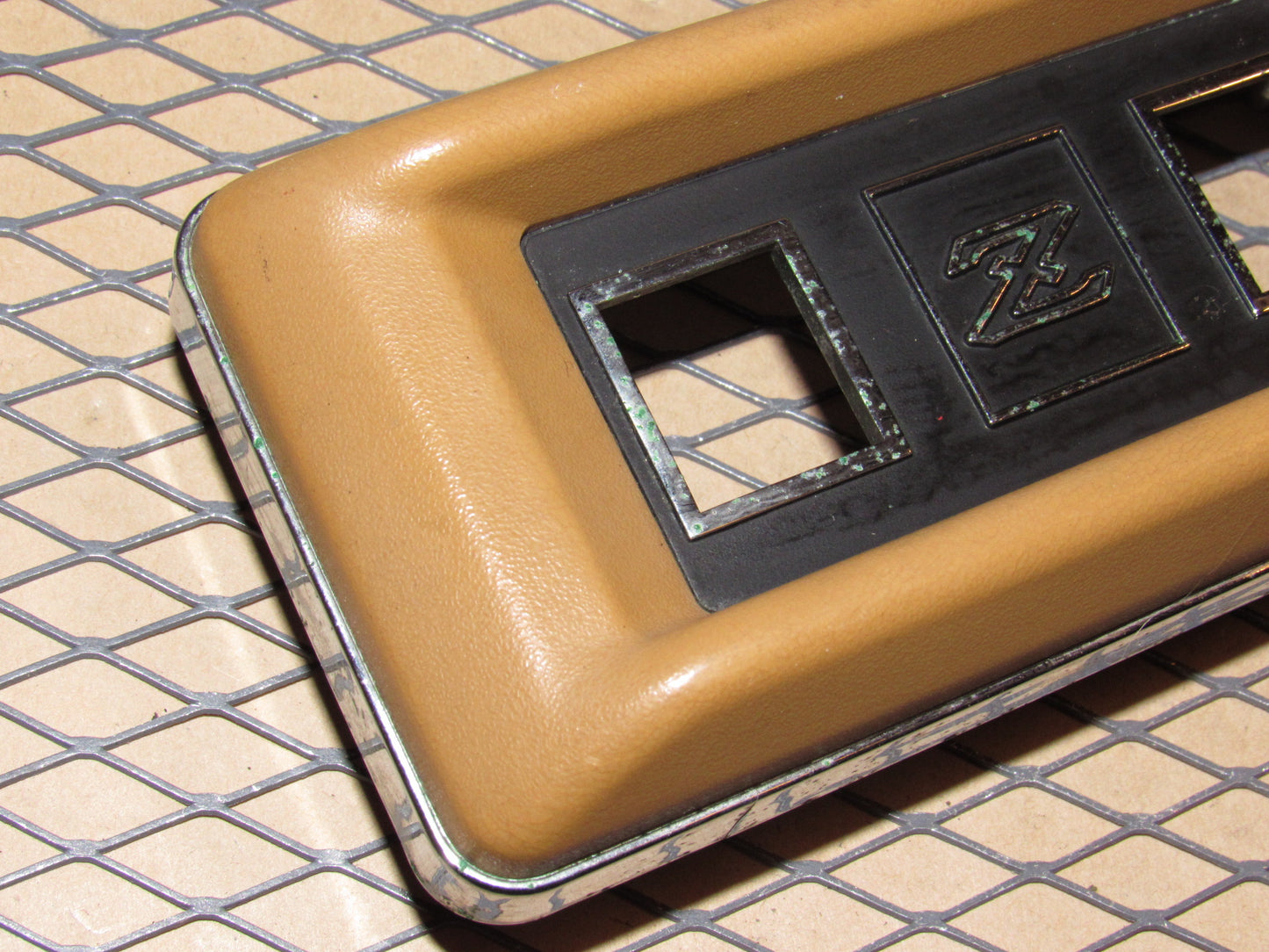 79 80 81 82 83 Datsun 280zx OEM Power Window Switch Bezel Cover Trim - left