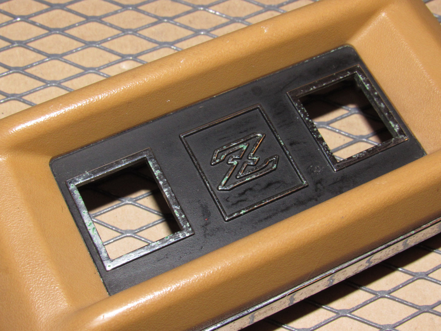 79 80 81 82 83 Datsun 280zx OEM Power Window Switch Bezel Cover Trim - left