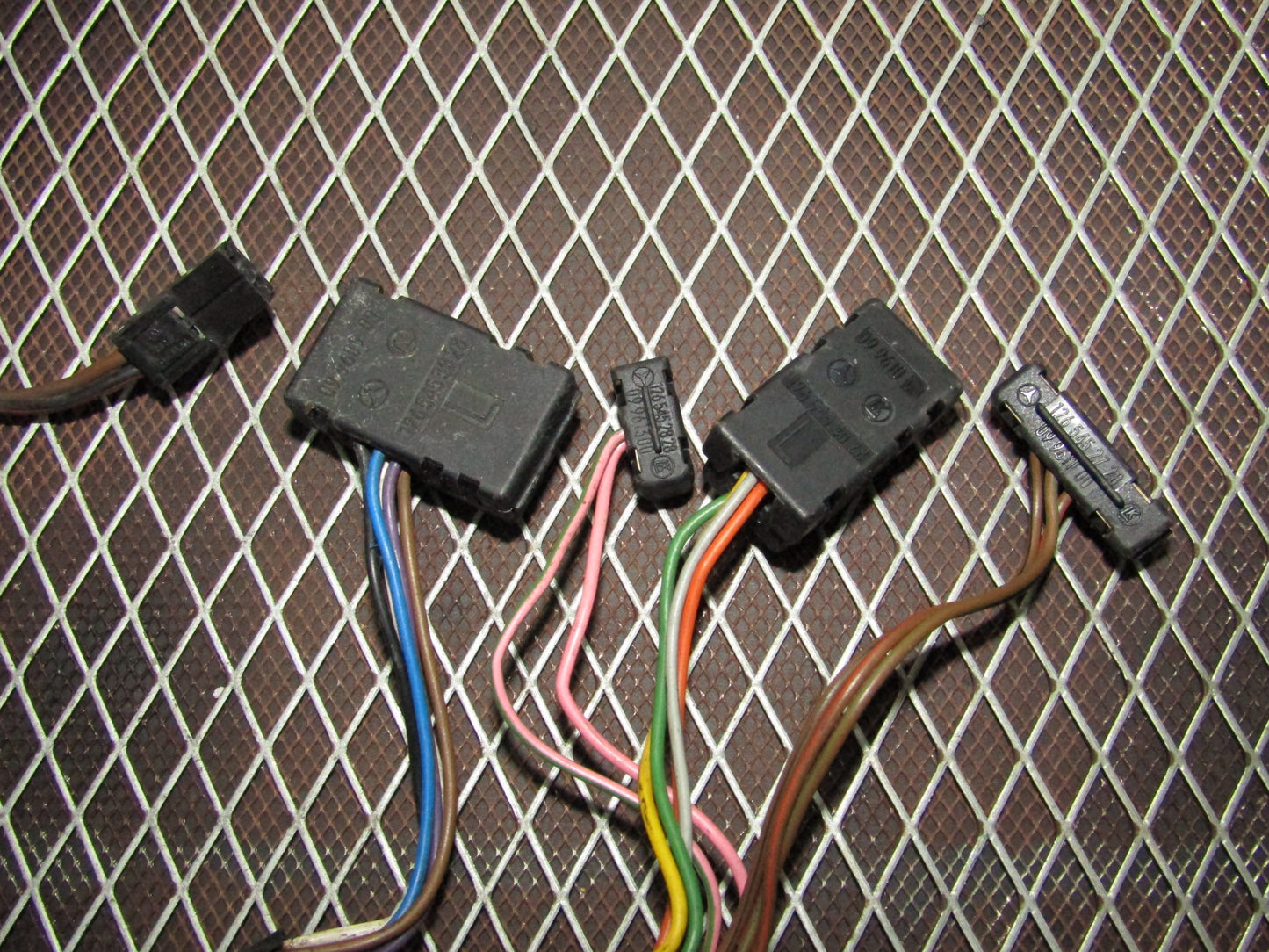86-93 Mercedes Benz 300E 3.0L OEM Front Door Wiring Harness - Left