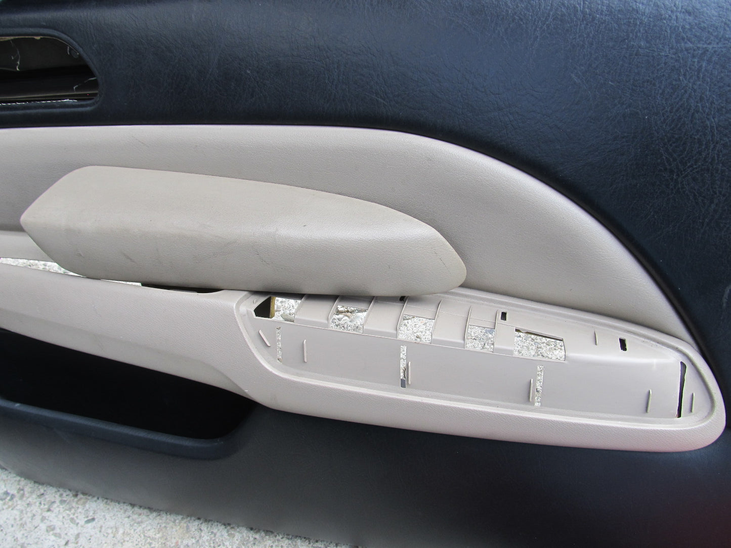 97 98 99 00 01 Honda Prelude OEM Interior Door Panel Arm Rest Pad Cover - Right