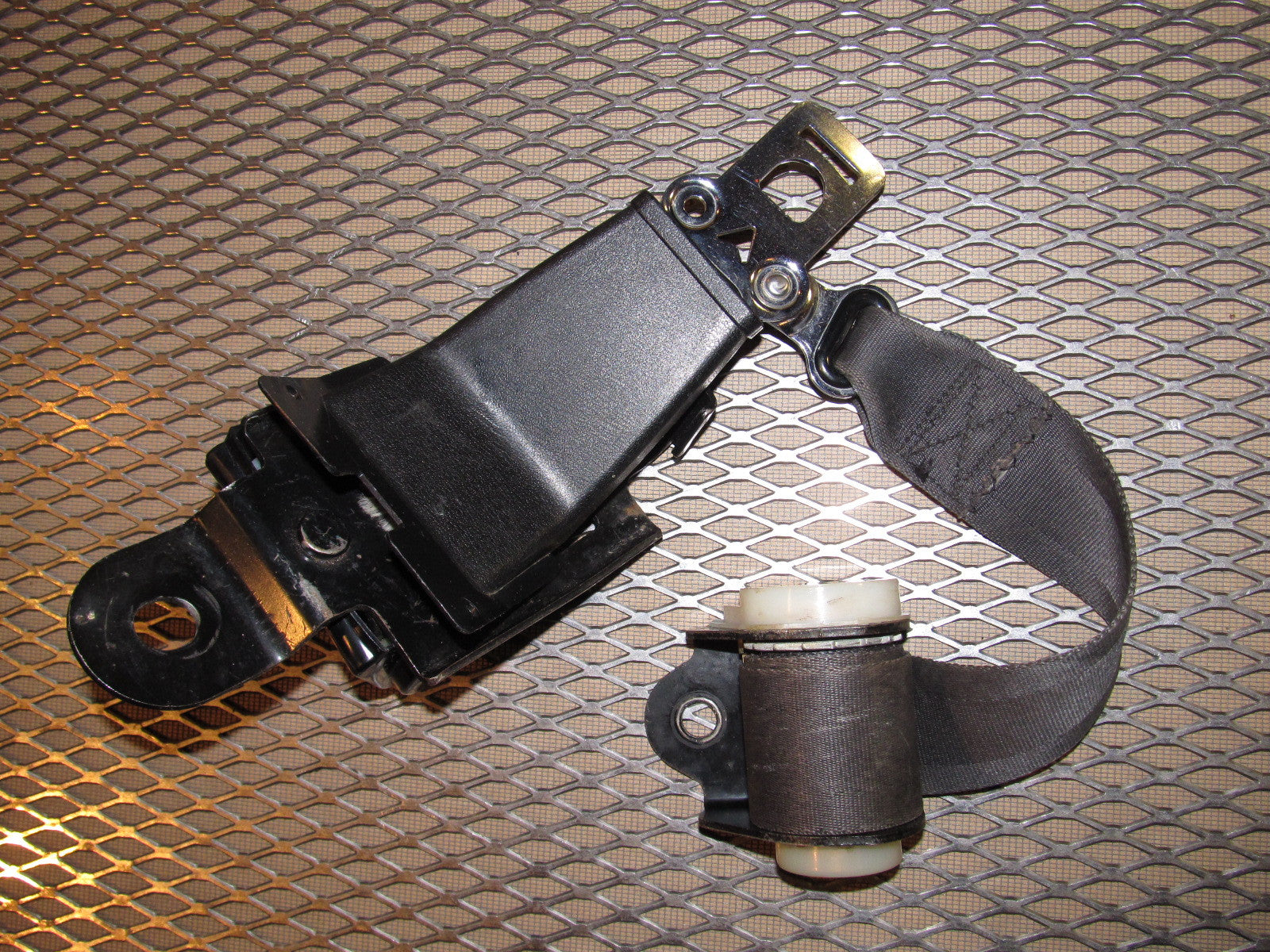 74 75 76 77 78 Datsun 260z 280z OEM Seat Belt - Left