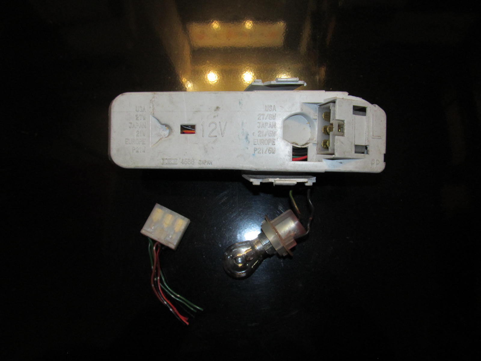 90-93 Mazda Miata OEM Tail Light Bulb Socket Panel - Left