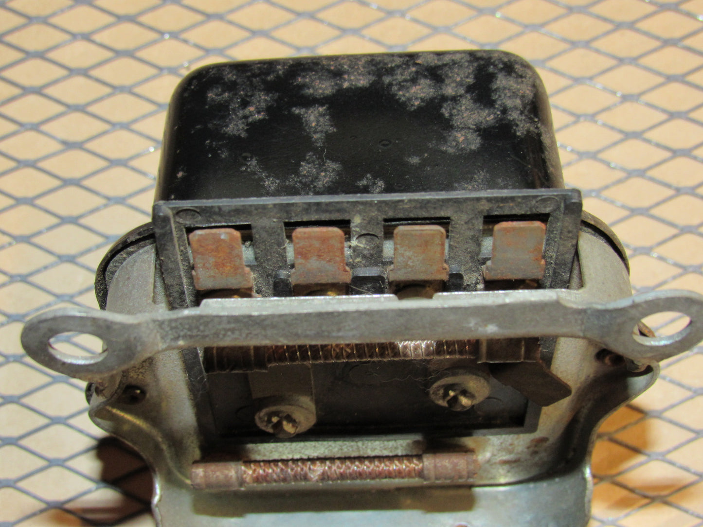 77-95 Mercedes Benz T1 Van OEM Alternator Voltage Regulator RAB 12A 12
