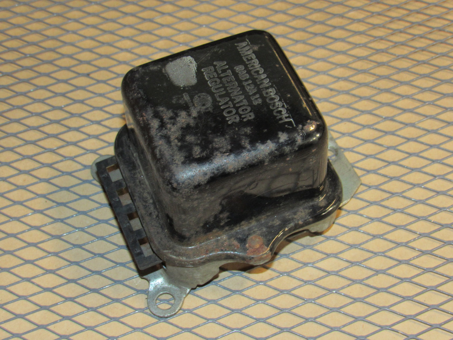 77-95 Mercedes Benz T1 Van OEM Alternator Voltage Regulator RAB 12A 12
