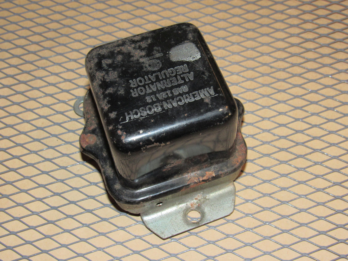 77-95 Mercedes Benz T1 Van OEM Alternator Voltage Regulator RAB 12A 12