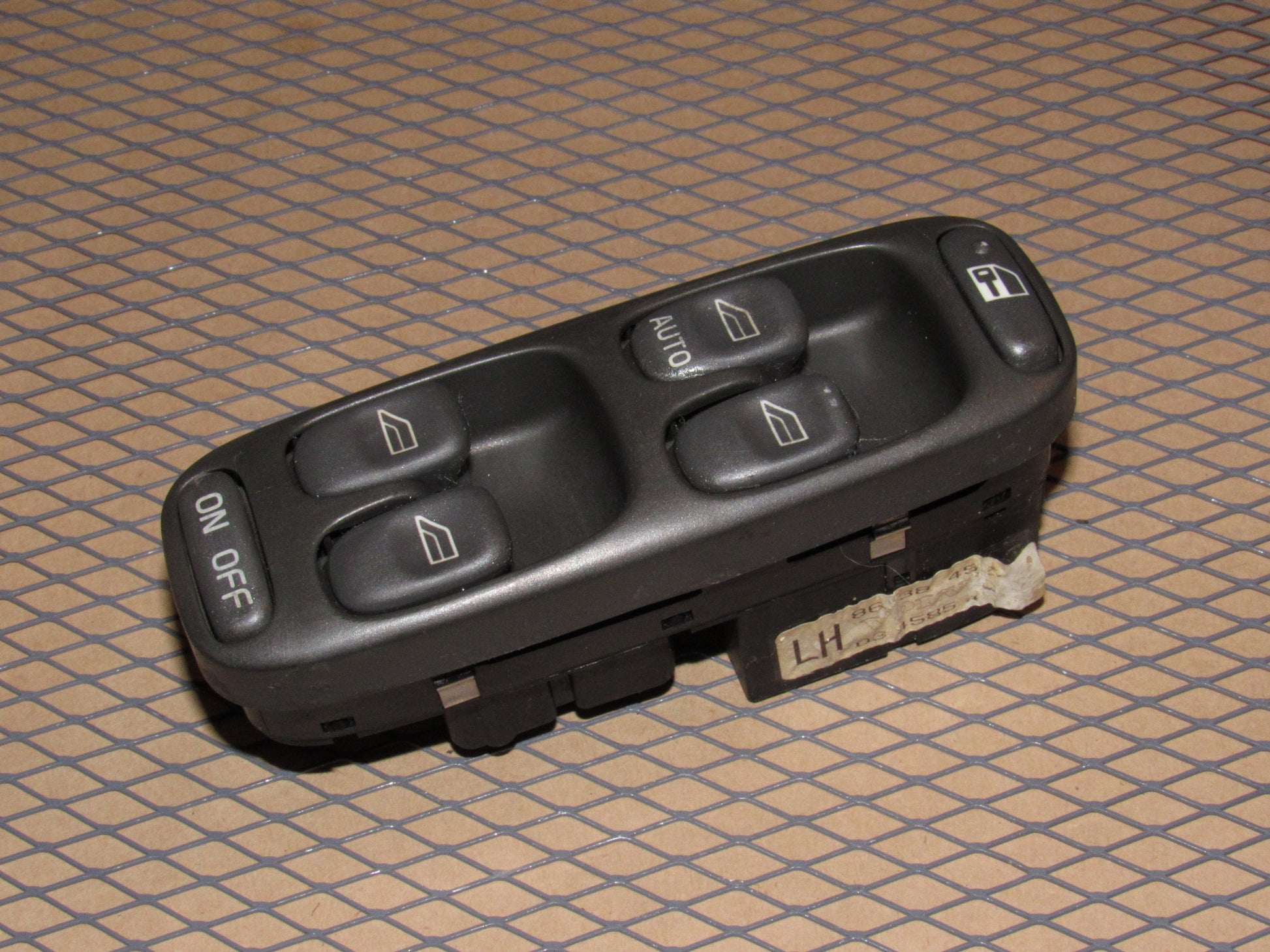 98 99 00 Volvo S70 OEM Front Master Window Switch - Left