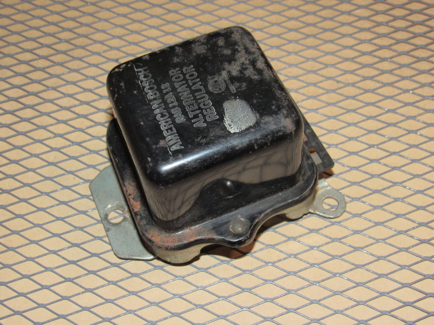 77-95 Mercedes Benz T1 Van OEM Alternator Voltage Regulator RAB 12A 12