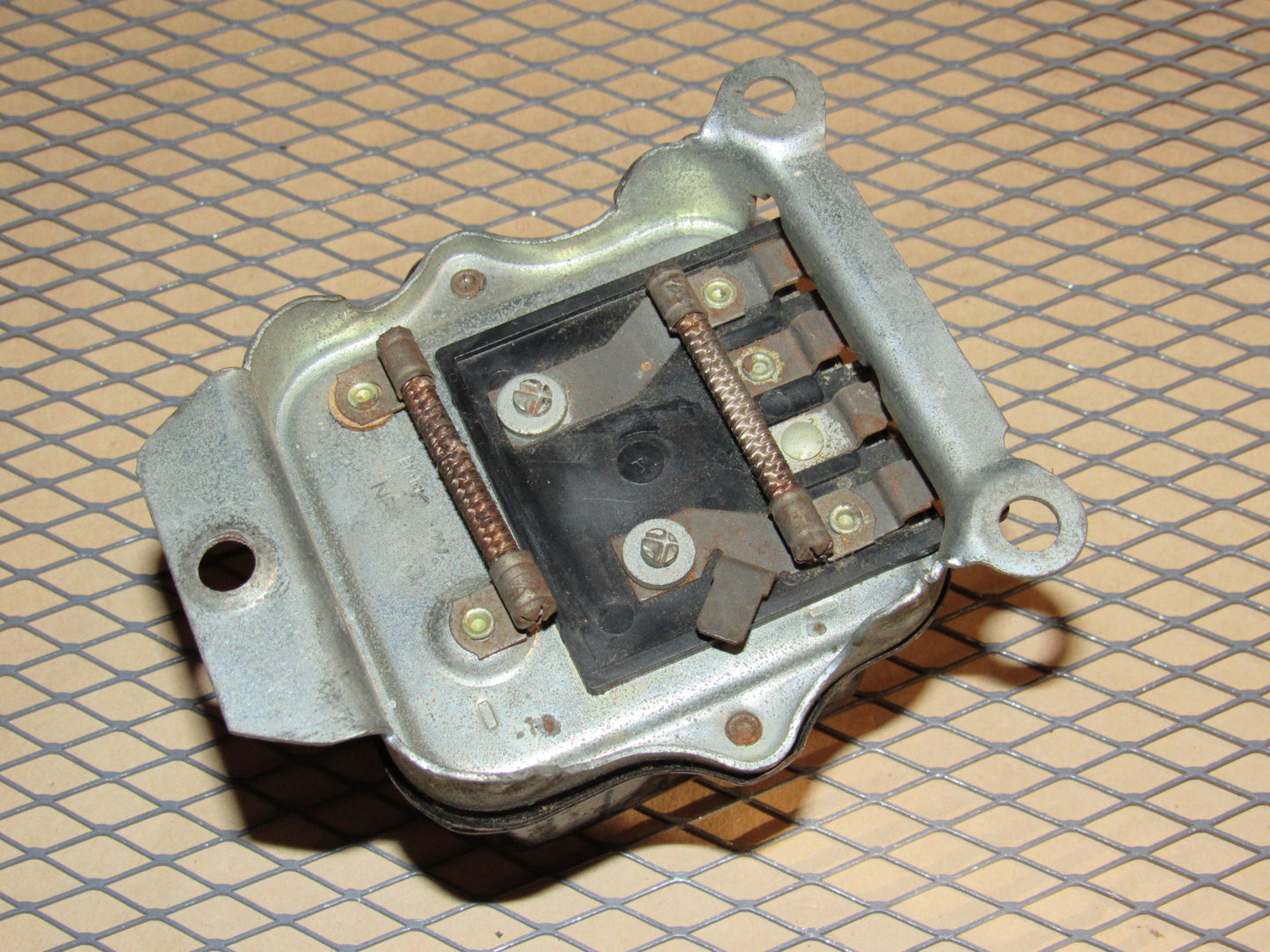 77-95 Mercedes Benz T1 Van OEM Alternator Voltage Regulator RAB 12A 12