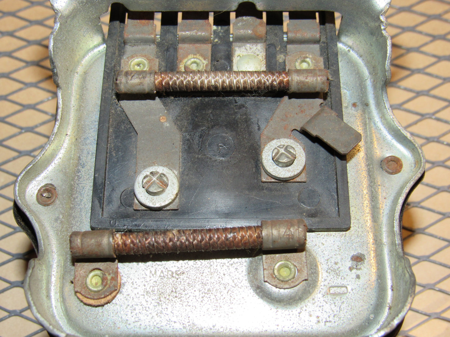77-95 Mercedes Benz T1 Van OEM Alternator Voltage Regulator RAB 12A 12